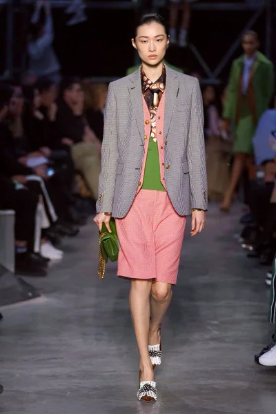 Look 77